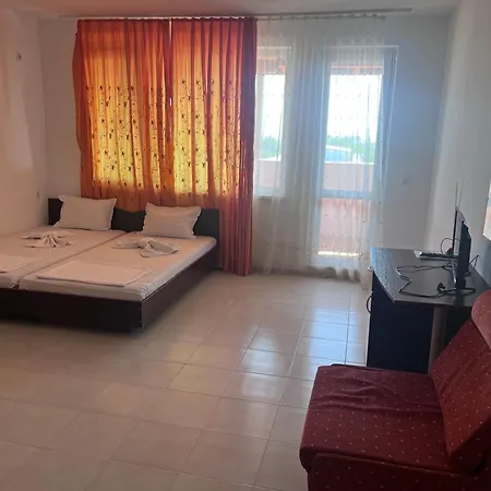 Kolev 2 3* סאני ביץ'